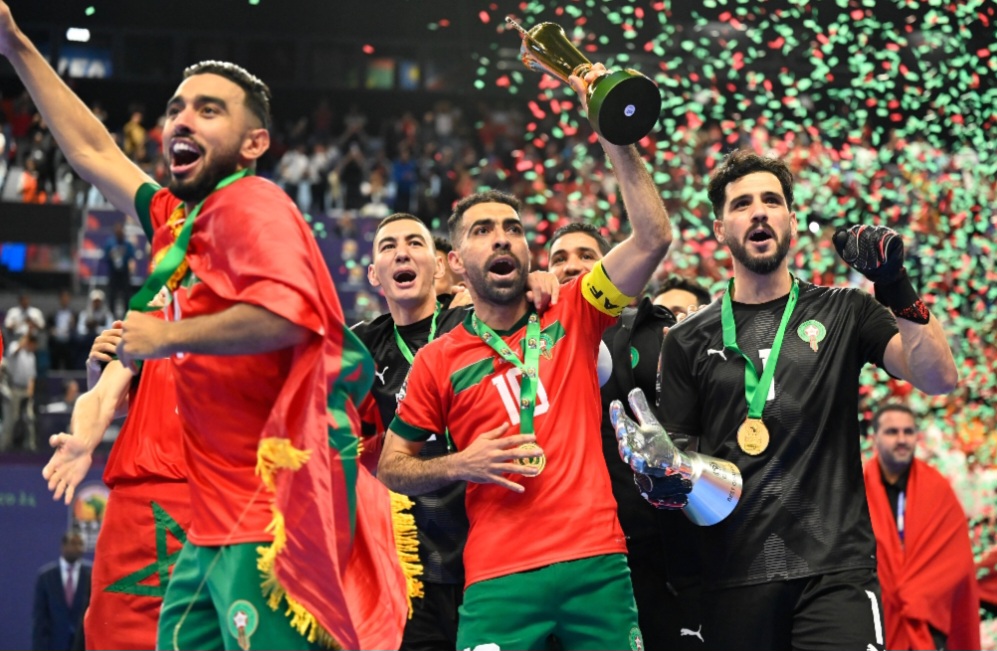 APRÈS LES JO . LE FUTSAL.  ICI L’OUZBEKISTAN .  » ALLEZ HICHAM , ALLEZ LE MAROC  » .