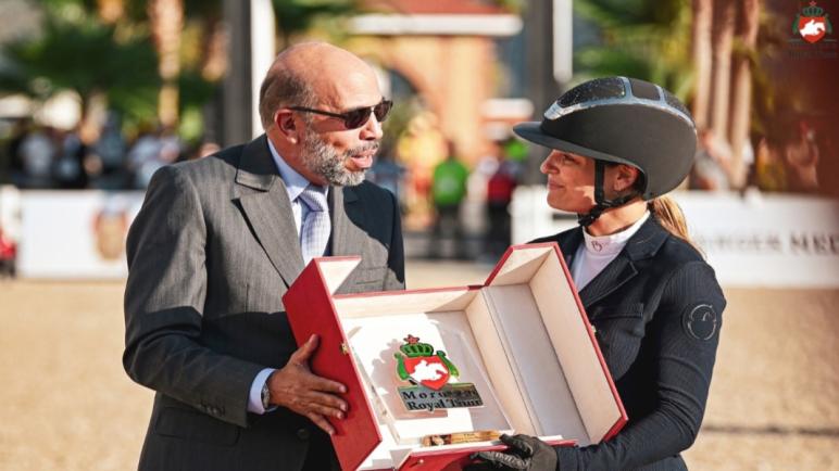 CE FUT FORTEMENT JOLI . INES JOLY REMPORTE LE GRAND PRIX DE SON ALTESSE ROYALE LE PRINCE HÉRITIER MOULAY EL HASSAN